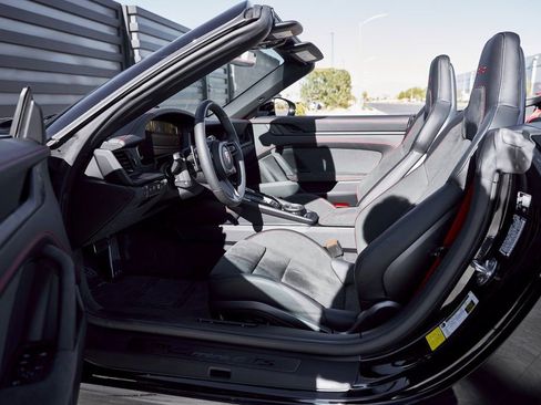 Used 2026 Porsche 911 Carrera GTS w/ Premium Package image 27