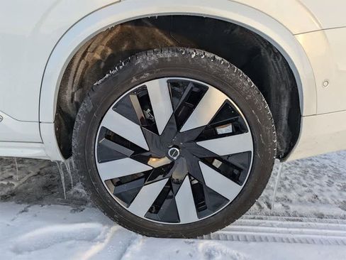 Used 2025 Volvo XC90 T8 Plus w/ Protection Package Premier image 4