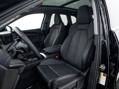 Used 2025 Audi Q5 Premium Plus w/ Premium Plus AWD/4WD image 16