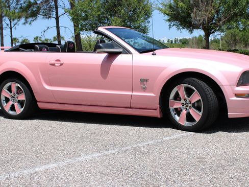 Used 2006 Ford Mustang GT RWD image 19