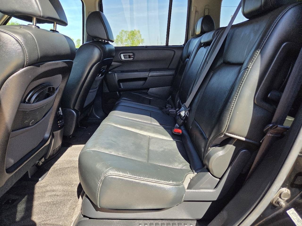 Used 2011 Honda Pilot Touring image 12
