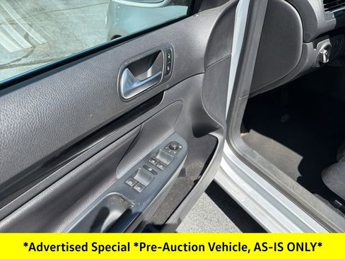 Used 2014 Volkswagen Jetta SE image 32
