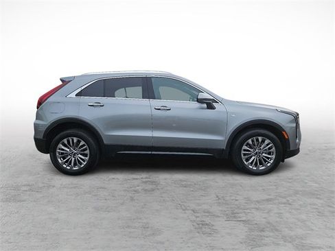 Used 2024 Cadillac XT4 Premium Luxury image 6