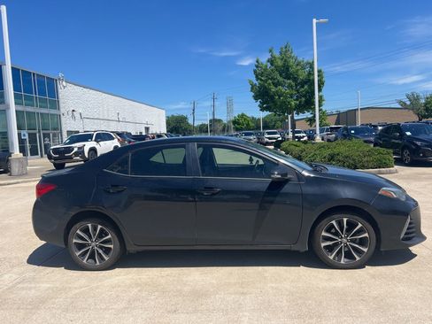 Used 2018 Toyota Corolla SE image 2