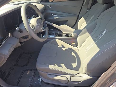 Used 2023 Hyundai Elantra Blue FWD image 14