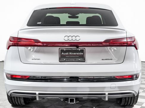 Used 2022 Audi e-tron Premium Plus w/ Premium Plus Package AWD/4WD image 7