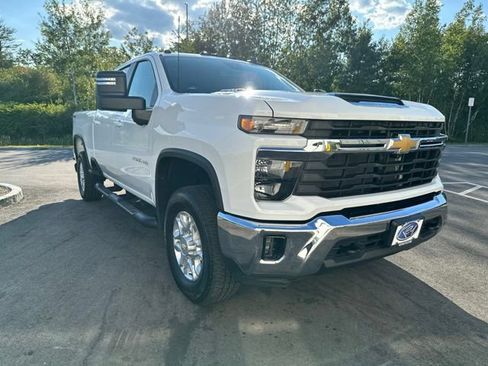 Used 2024 Chevrolet Silverado 2500 LT w/ All Star Edition AWD/4WD image 7
