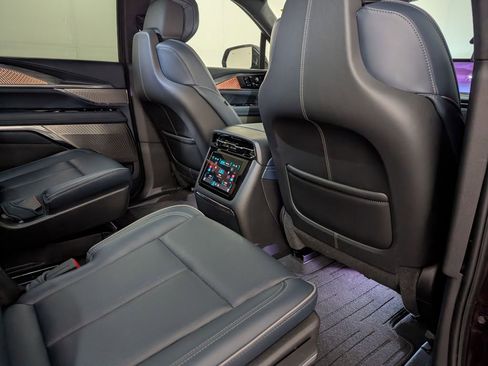Used 2025 Cadillac Escalade IQ Luxury 2 w/ LPO, Premium Carpet Package image 65