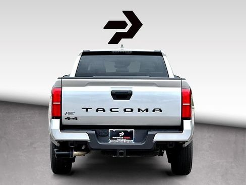 Certified 2025 Toyota Tacoma SR5 AWD/4WD image 7