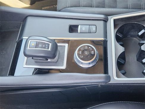 Used 2024 Mitsubishi Outlander SE image 21