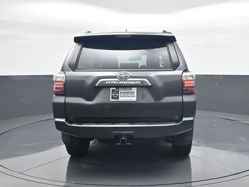 Used 2022 Toyota 4Runner SR5 image 6