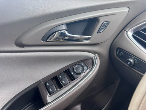 Used 2020 Chevrolet Malibu LT w/ Fleet LT Safety Plus Package FWD image 16