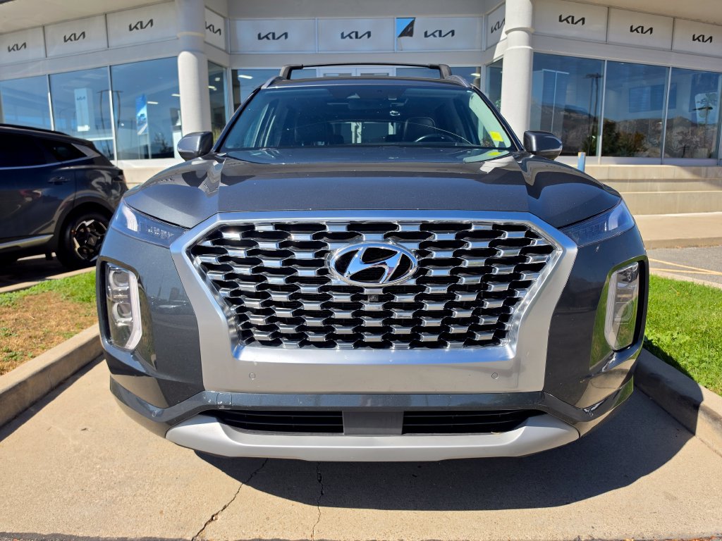 Used 2022 Hyundai Palisade Limited w/ Cargo Package AWD/4WD image 2