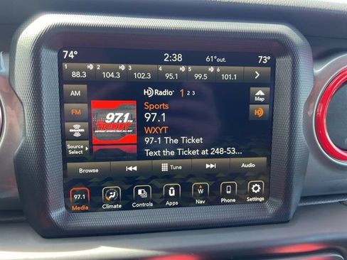 Used 2022 Jeep Wrangler Unlimited Sahara AWD/4WD image 21