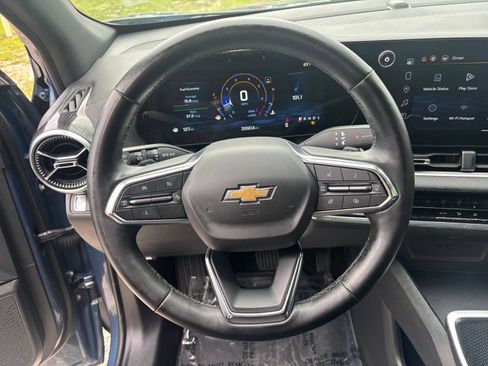 Used 2025 Chevrolet Equinox LT FWD image 29