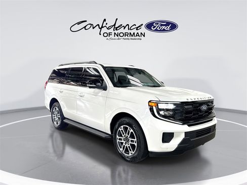 New 2026 Ford Expedition Active image 11