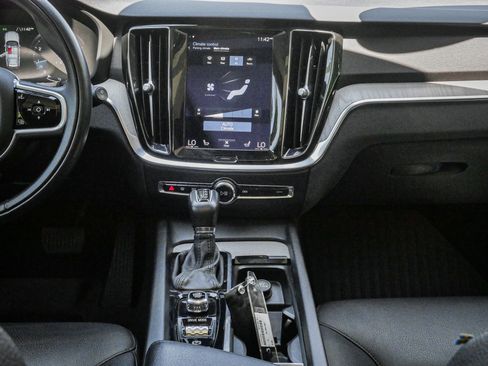 Used 2021 Volvo V60 T5 Cross Country AWD/4WD image 27
