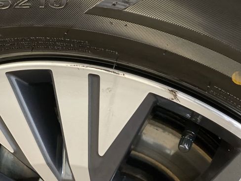 Used 2023 Nissan Rogue SV image 34