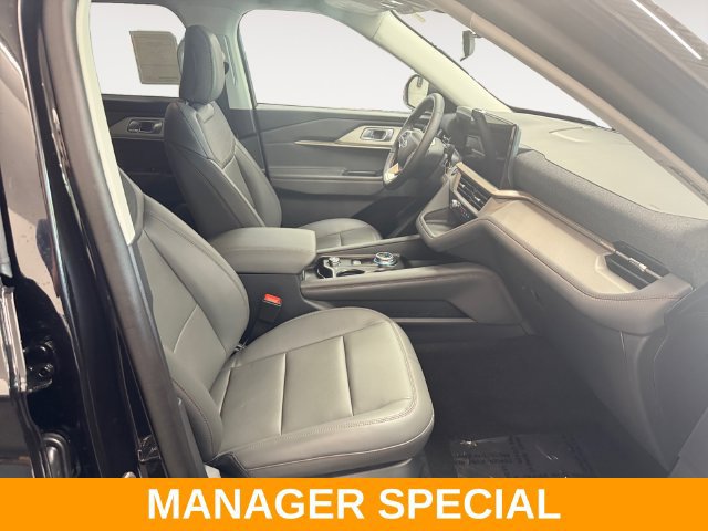 Used 2026 Ford Explorer Active w/ Active Comfort Package AWD/4WD image 4