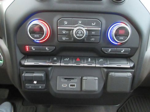 Certified 2021 Chevrolet Silverado 1500 LT w/ All Star Edition Plus image 32