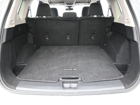 Used 2025 Nissan Rogue SV FWD image 26