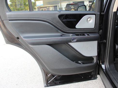 Used 2020 Lincoln Aviator Reserve w/ Equipment Group 201A RWD image 18