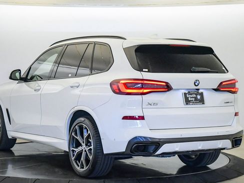 Certified 2022 BMW X5 xDrive40i w/ M Sport Package AWD/4WD image 2