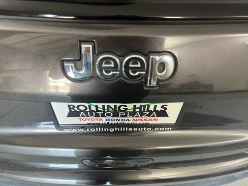 Used 2018 Jeep Compass Sport w/ Cold Weather Group AWD/4WD image 40