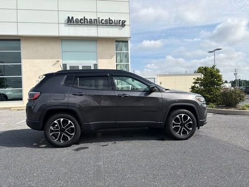 Used 2022 Jeep Compass Limited w/ Sun and Sound Group AWD/4WD image 8