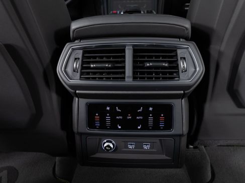 Used 2021 Lamborghini Urus AWD/4WD image 61