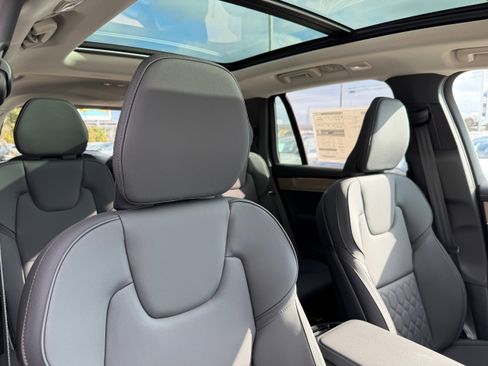 New 2026 Volvo XC90 B6 Plus w/ Protection Package Premier image 9