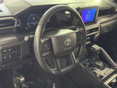 Used 2025 Toyota Tacoma SR5 AWD/4WD image 10