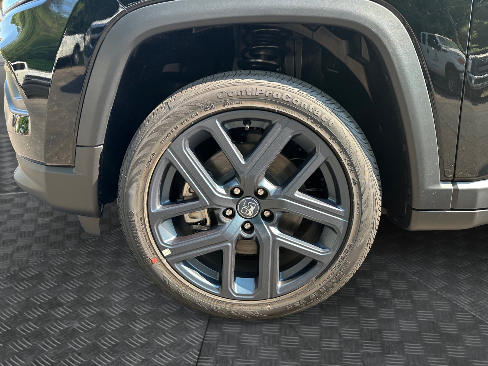 New 2026 Jeep Compass Latitude AWD/4WD image 18