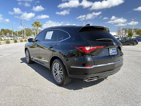 Used 2023 Acura MDX SH-AWD w/ Advance Package image 5
