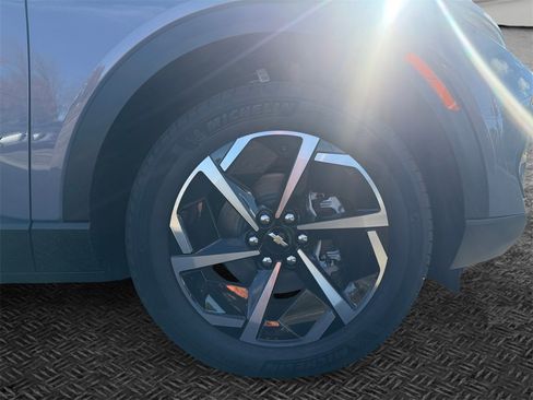 New 2026 Chevrolet Equinox EV LT image 10