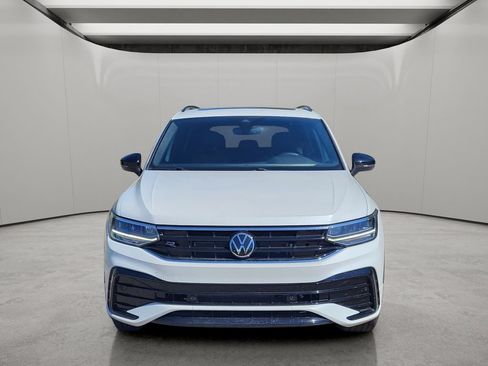Used 2023 Volkswagen Tiguan SE R-Line AWD/4WD image 6
