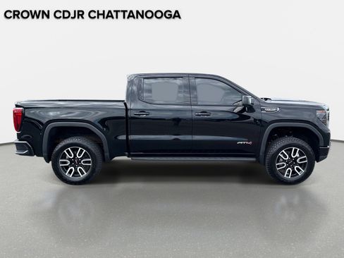 Used 2023 GMC Sierra 1500 AT4 w/ AT4 Premium Package AWD/4WD image 4