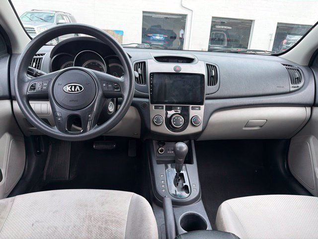 Used 2010 Kia Forte EX w/ Fuel Economy Pkg FWD image 14
