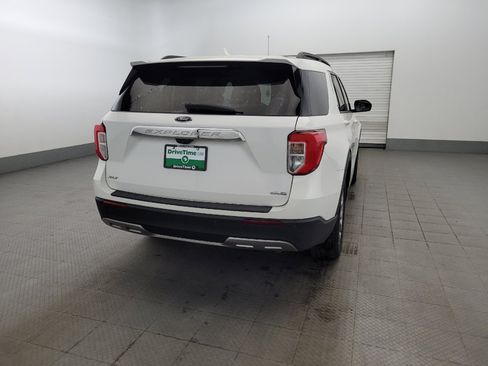 Used 2020 Ford Explorer XLT w/ Equipment Group 202A AWD/4WD image 7