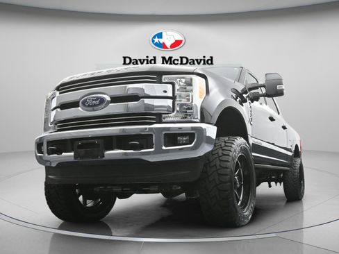 Used 2017 Ford F250 Lariat w/ Lariat Value Package AWD/4WD image 33