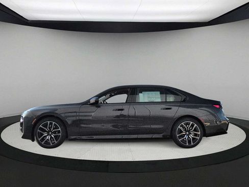 Used 2026 BMW 750e xDrive w/ Executive Package AWD/4WD image 5