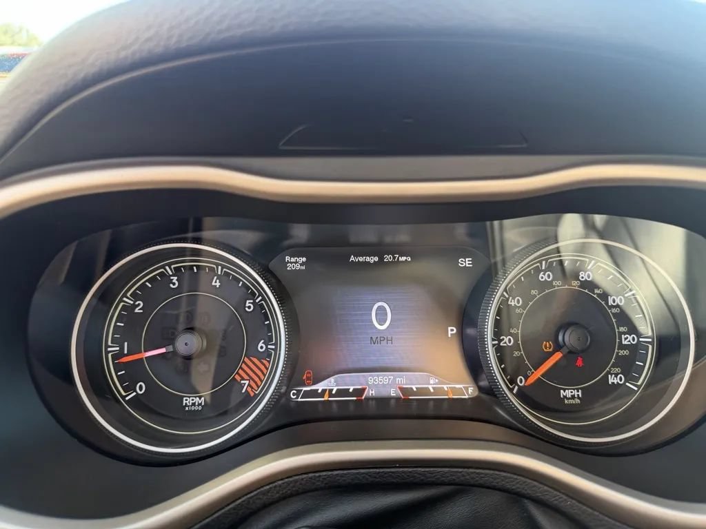 Used 2015 Jeep Cherokee Limited FWD image 17