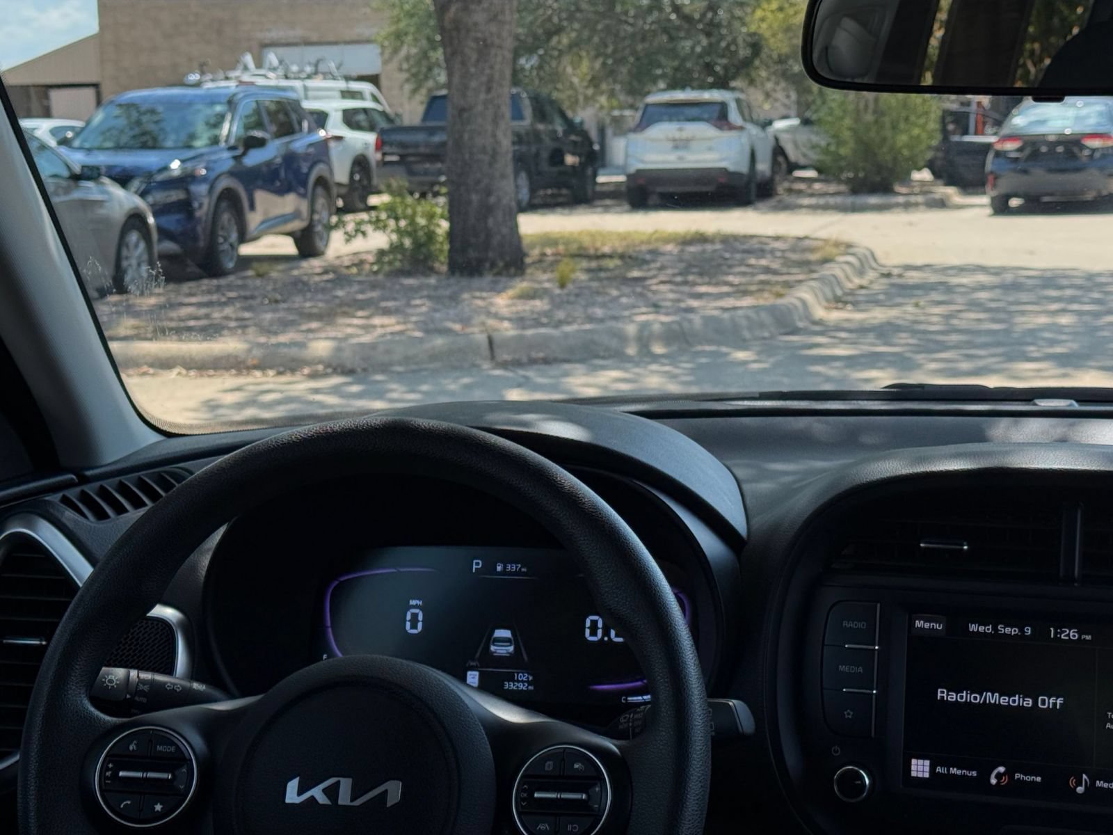 Used 2025 Kia Soul LX w/ LX Technology Package FWD image 33