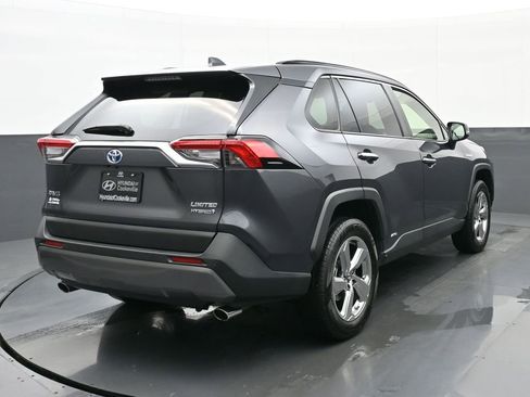 Used 2019 Toyota RAV4 Limited image 3