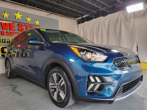 Used 2020 Kia Niro LXS image 2