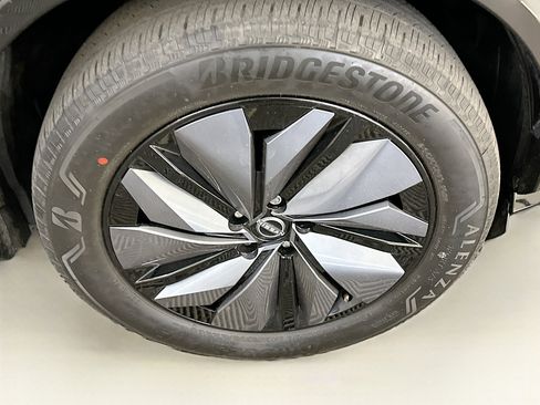 Used 2023 Nissan Ariya AWD image 11