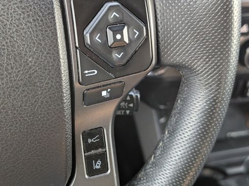 Used 2021 Toyota Tacoma TRD Sport image 9