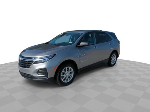 Certified 2024 Chevrolet Equinox LS w/ LPO, Cargo Package FWD image 4
