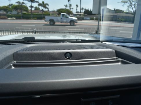 Used 2025 Ford F450 Lariat w/ FX4 Off-Road Package image 31