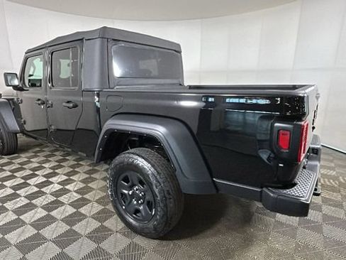 Used 2022 Jeep Gladiator Sport AWD/4WD image 5